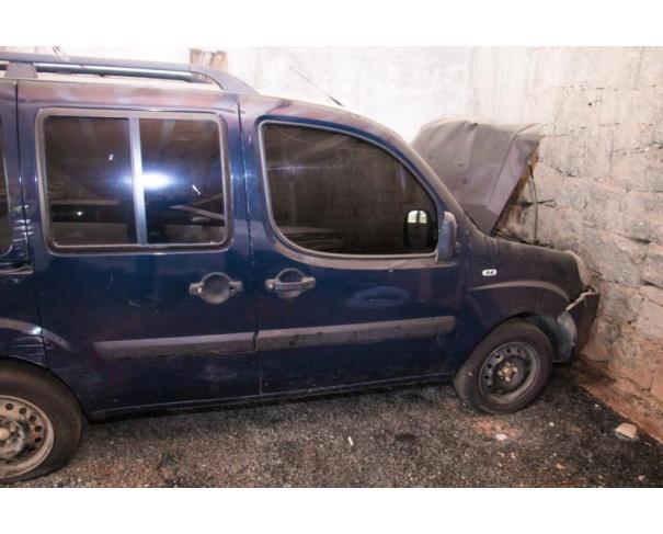 Foto de PAS/AUTOMOVEL FIAT/DOBLO 1.4, ALCOOL/GASOLINA,  2011/2011, AZUL, PLACA: HLF-5981, RENAVAM: 00320847667, CHASSI: 9BD119107B1079732, NO ESTADO EM QUE SE ENCONTRA.