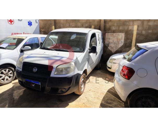 Foto de FIAT/DOBLO CARGO 1.4, ALCOOL/GASOLINA, BRANCA, 2012/2013, CHASSI: 9BD223153D2029282, RENAVAM: 488535620, NO ESTADO EM QUE SE ENCONTRA.