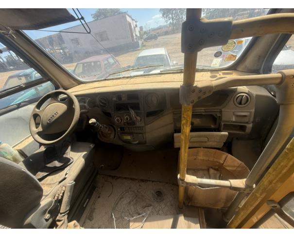Foto de ONIBUS, IVECO/CITYCLASS 70C17, AMARELA, 2013/2013, DIESEL, CHASSI: 93ZL68C01D8452757, RENAVAM: 00565517414, NO ESTADO EM QUE SE ENCONTRA.