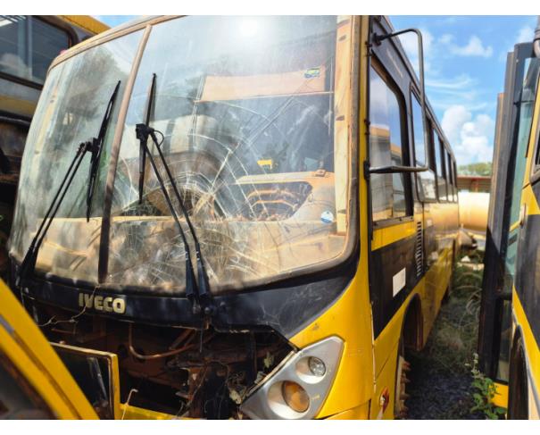 Foto de ONIBUS IVECO/SENIORCLASS 150SE, DIESEL, AMARELA, 2016/2017, CHASSI: 93ZA01LF0H8931408, RENAVAM: 01114099942, NO ESTADO EM QUE SE ENCONTRA.