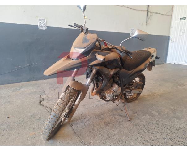 Foto de PASSAGEIRO / HONDA / XRE 300 / PLACA: EKI8861 / UF: BA / MUNICÍPIO: MORTUGABA / ANO FABRICAÇÃO: 2010 / ANO MODELO: 2010 / PRETA / CHASSI: 9C2ND0910AR017975 / MOTOR: ND09E1A017975 / RENAVAM: 00201160331, NO ESTADO EM QUE SE ENCONTRA.