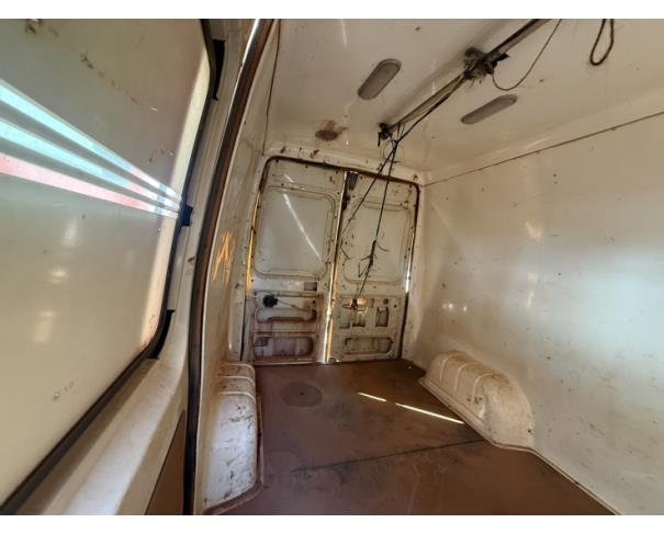 Foto de CAMINHONETE CITROEN/JUMPER F35LH 23S, DIESEL, BRANCA, 2014/2014, CHASSI: 935ZCWMNCE2132130, RENAVAM: 01045184818, NO ESTADO EM QUE SE ENCONTRA.
