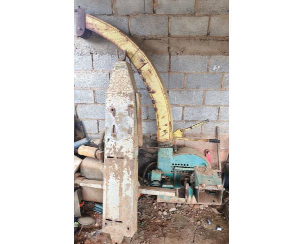 Foto de LOTE CONTENDO ENSILADEIRA, NO ESTADO EM QUE SE ENCONTRA.