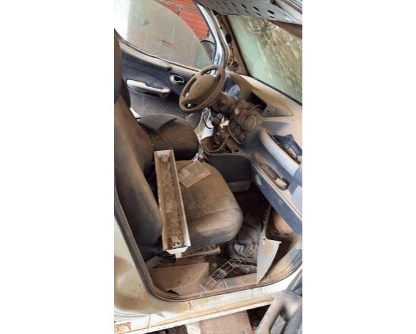 Foto de CAMINHONETE, FIAT/DOBLO RONTAN AMB2, BRANCA, 2011/2012, ALCOOL/GASOLINA, CHASSI: 9BD223153C2025082, RENAVAM: 00419974296.
