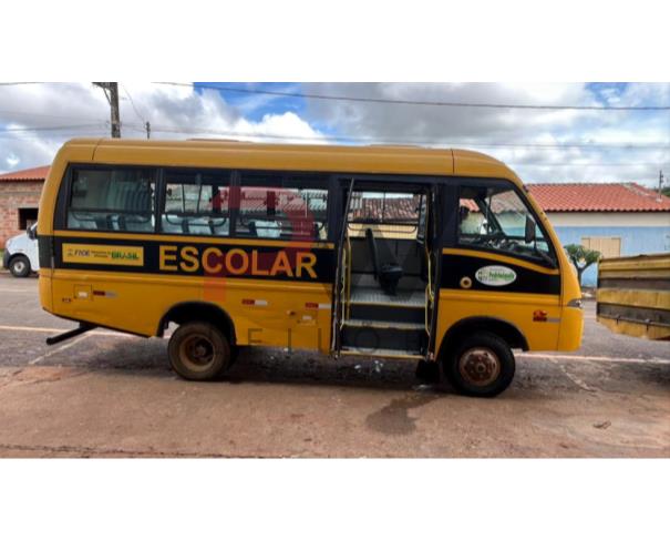 Foto de ONIBUS, MPOLO/VOLARE V8L 4X4 EO, AMARELA, 2014/2014, DIESEL, CHASSI: 93PB58M1MEC052883, RENAVAM: 01155067301, NO ESTADO EM QUE SE ENCONTRA.