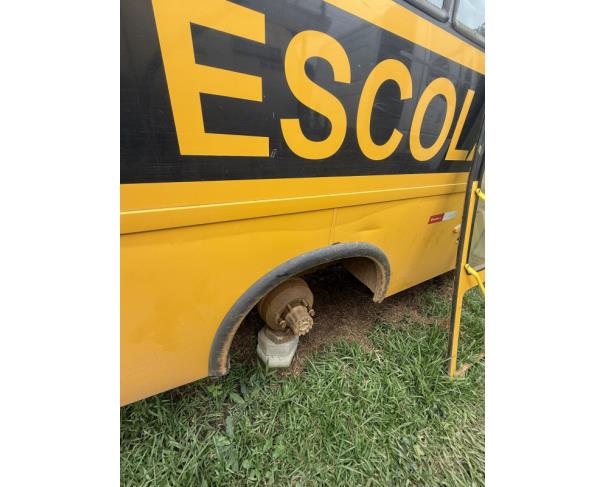 Foto de ONIBUS MPOLO/VOLARE V8L 4X4 EO, DIESEL, AMARELA, 2013/2014, CHASSI: 93PB58M1MEC050592, RENAVAM: 00995803790, NO ESTADO EM QUE SE ENCONTRA.