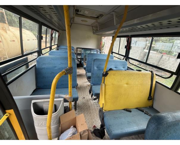 Foto de ONIBUS MPOLO/VOLARE V8L 4X4 EO, DIESEL, AMARELA, 2013/2014, CHASSI: 93PB58M1MEC050592, RENAVAM: 00995803790, NO ESTADO EM QUE SE ENCONTRA.