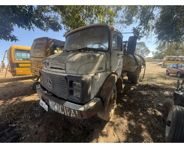 Foto de CAMINHAO, M.BENZ/L 1111, BRANCA, 1969/1969, DIESEL, CHASSI: 34400713046779, RENAVAM: 00265755000, NO ESTADO EM QUE SE ENCONTRA.