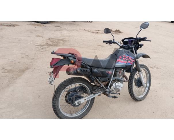 Foto de PAS/MOTOCICLETA HONDA/XRL 125 ES, GASOLINA, 2001/2001, PRETA, RENAVAM: 756936977, CHASSI: 9C2JD17201R008111, NO ESTADO EM QUE SE ENCONTRA.