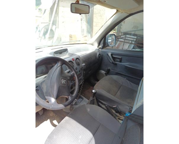 Foto de CAMINHONETE I/PEUGEOT PART GREENCAR, ALCOOL/GASOLINA, BRANCA, 2018/2019, CHASSI: 8AEGCNFN8KG501205, RENAVAM: 01164450120, NO ESTADO EM QUE SE ENCONTRA. 