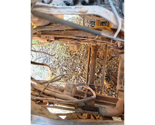 Foto de ONIBUS  MARCOPOLO/VOLARE V8L ESC, DIESEL, AMARELA, 2010/2011, CHASSI: 93PB42G3PBC034170, RENAVAM: 00265077621, NO ESTADO EM QUE SE ENCONTRA. 