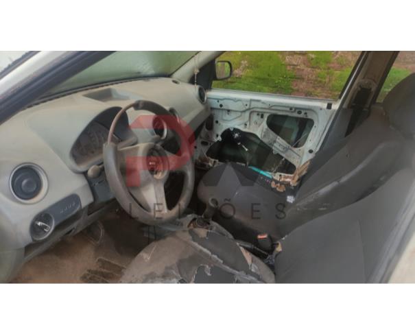 Foto de AUTOMOVEL, VW/GOL 1.0, BRANCA, 2005/2006, ALCOOL/GASOLINA, CHASSI: 9BWCA05W16T078212, RENAVAM: 00872884821, NO ESTADO EM QUE SE ENCONTRA.