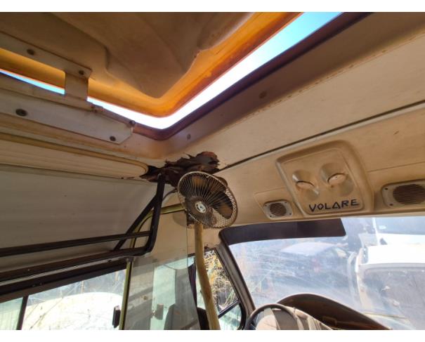 Foto de MARCOPOLO/VOLARE V8L ESC, DIESEL, AMARELA, 2009/2009, CHASSI: 93PB42G3P9C030052, RENAVAM: 00150802269, NO ESTADO EM QUE SE ENCONTRA.
