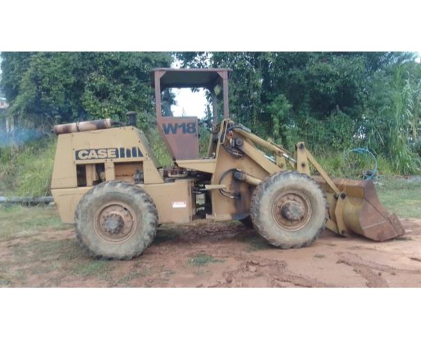 Foto de PÁ CARREGADEIRA CASE, MODELO W18, ANO 1985, SÉRIE: 6953297, NO ESTADO EM QUE SE ENCONTRA.