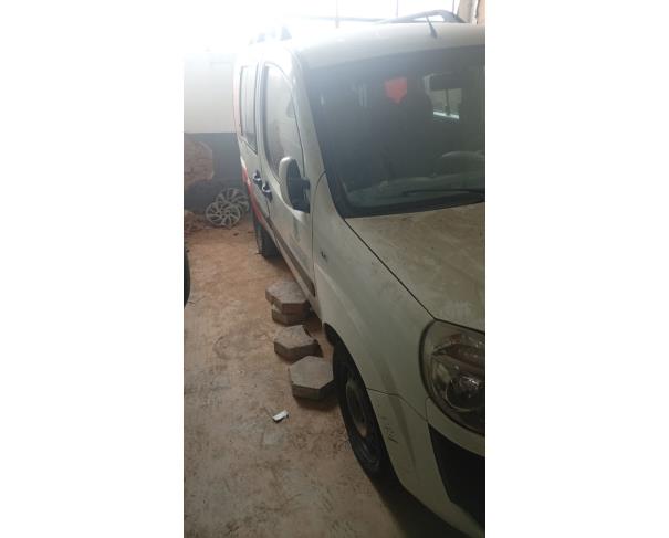 Foto de AUTOMOVEL, FIAT/DOBLO ATTRACTIV 1.4, BRANCA, 2015/2016, ALCOOL/GASOLINA, CHASSI: 9BD11970UG1130950, RENAVAM: 01062365345, NO ESTADO EM QUE SE ENCONTRA.