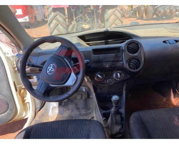 Foto de PAS/AUTOMOVEL TOYOTA/ETIOS HB X 13L MT,  ALCOOL/GASOLINA, ANO/MOD 2018/2018, COR BRANCO, NO ESTADO EM QUE SE ENCONTRA.