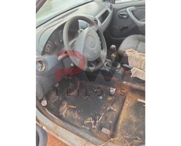 Foto de AUTOMOVEL RENAULT/SANDERO AUT1016V, ALCOOL/GASOLINA, BRANCA, 2013/2014, CHASSI: 93YBSR6RHEJ775633, RENAVAM: 00556618440, NO ESTADO EM QUE SE ENCONTRA. 