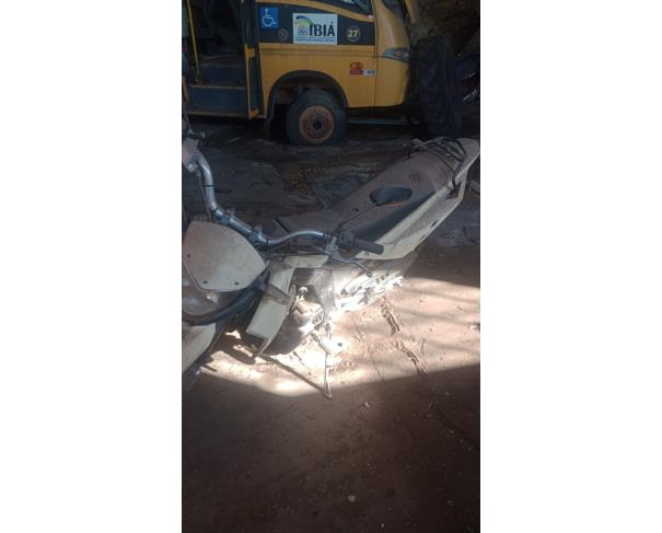 Foto de MOTOCICLE KASINSKI/CRZ 150 10, GASOLINA, BRANCA, 2011/2011, CHASSI: 93FCRECEBBM003772, RENAVAM: 00363087060, NO ESTADO EM QUE SE ENCONTRA.