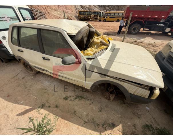 Foto de AUTOMOVEL FIAT/UNO MILLE WAY ECON, ALCOOL/GASOLINA, BRANCA, 2011/2012, CHASSI: 9BD15844AC6656269, RENAVAM: 00419142363, NO ESTADO EM QUE SE ENCONTRA.