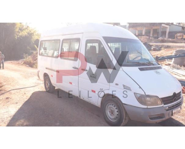 Foto de SPRINTER TIPO MICROONIBUS MARCA I/M.BENZ 313CDI SPRINTERM 16L 129CV FAB MB COR BRANCA PLACA HMN-5242 ANO FAB/MOD  2006/2006 COMBUSTÍVEL DIESEL CHASSI 8AC9036726A945283, NO ESTADO EM QUE SE ENCONTRA. 