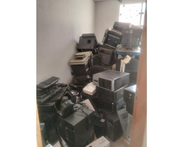 Foto de LOTE CONTENDO MATERIAIS DE INFORMÁTICA E ELETROELETRÔNICOS NO ESTADO EM QUE SE ENCONTRA.