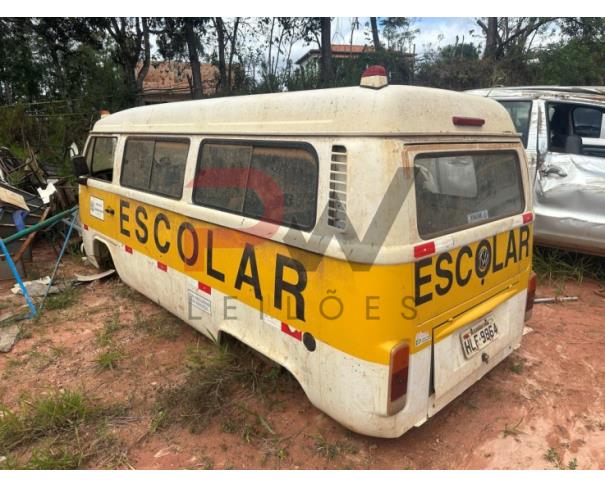 Foto de PAS/MICROONIBUS VW/KOMBI ESCOLAR, 2012/2013, ALC/GASOL, BRANCA, PLACA HLF - 9864, RENAVAM: 00480176787, CHASSI: 9BWMF07XXDP003204, NO ESTADO EM QUE SE ENCONTRA.