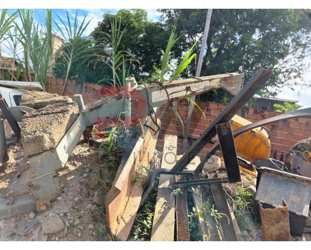 Foto de LOTE CONTENDO LAMINA NIVELADORA PNA 3000, NO ESTADO EM QUE SE ENCONTRA.