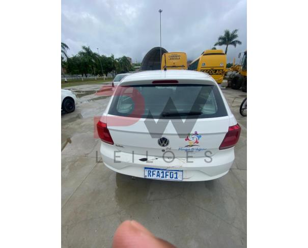 Foto de AUTOMOVEL VW/GOL 1.0L MC4, RENAVAM Nº 01228068167, CHASSI Nº 9BWAG45U2MT015967, ANO FABRICAÇÃO 2020, ANO MODELO 2021, COR BRANCA, FLEX (ÁLCOOL/GASOLINA), 84 CV, VEÍCULO DE 5 PASSAGEIROS, NO ESTADO EM QUE SE ENCONTRA.