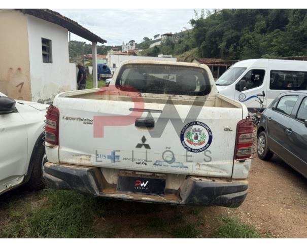 Foto de CAMINHONE MMC/L200 TRITON SPT GL, DIESEL, BRANCA, 2018/2019, CHASSI: ...17640, NO ESTADO EM QUE SE ENCONTRA.