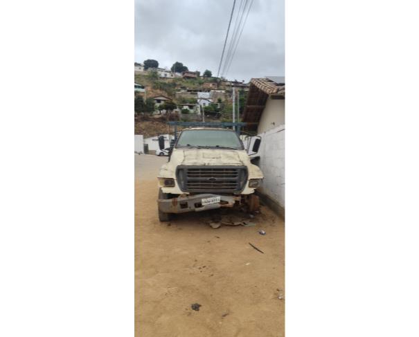 Foto de CAMINHÃO FORD/F12000 160, DIESEL, BRANCA, 2002/2002, CHASSI: 9BFXK82F52B076688, RENAVAM: 00786542101, NO ESTADO EM QUE SE ENCONTRA. 