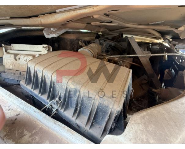 Foto de AUTOMOVEL FIAT/UNO MILLE ECONOMY, ALCOOL/GASOLINA, BRANCA, 2010/2011, CHASSI: 9BD15822AB6511899, RENAVAM: 00258635550, NO ESTADO EM QUE SE ENCONTRA.