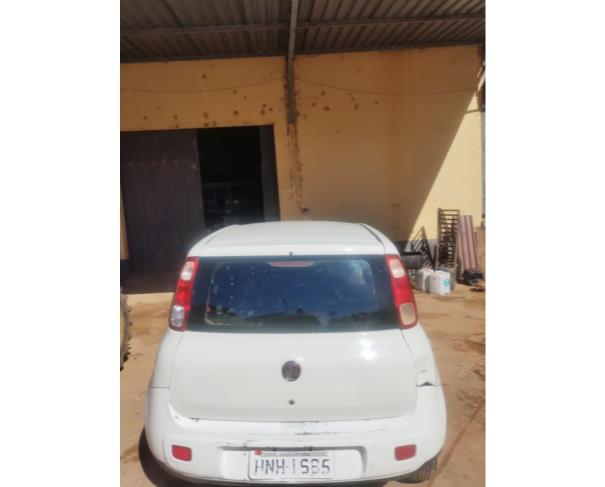 Foto de AUTOMOVEL, FIAT/UNO VIVACE 1.0, BRANCA, 2011/2012, ALCOOL/GASOLINA, CHASSI: 9BD195152C0201020, RENAVAM: 00334214084, NO ESTADO EM QUE SE ENCONTRA.