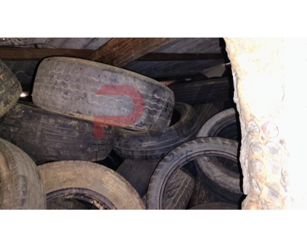 Foto de LOTE CONTENDO PNEUS, NO ESTADO EM QUE SE ENCONTRAM.