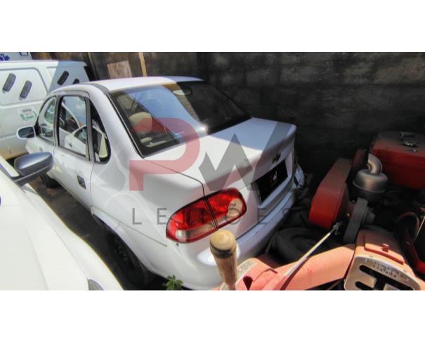 Foto de I/CHEVROLET CLASSIC LS, ALCOOL/GASOLINA, BRANCA, 2014/2015, CHASSI: 8AGSU19F0FR105635, RENAVAM: 1015215422, NO ESTADO EM QUE SE ENCONTRA.