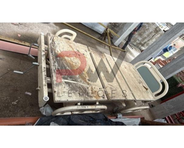 Foto de LOTE CONTENDO EQUIPAMENTOS ODONTOLÓGICOS E HOSPITALARES, TAIS COMO: MACAS, CADEIRA ODONTOLÓGICAS, RÉGUA ANTROPOMÉTRICA, ENTRE OUTROS, NO ESTADO EM QUE SE ENCONTRAM. 
