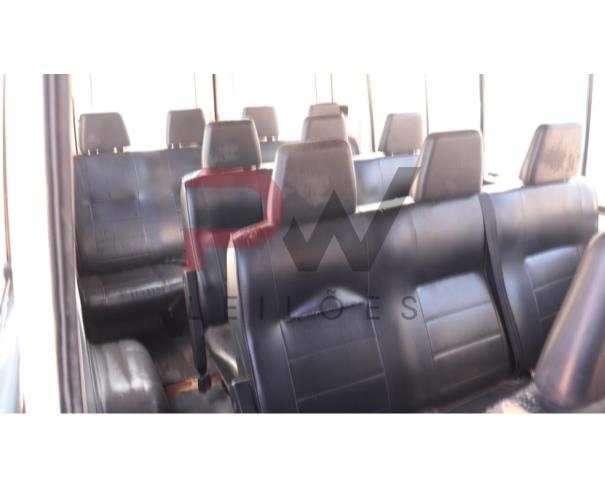 Foto de SPRINTER TIPO MICROONIBUS MARCA I/M.BENZ 313CDI SPRINTERM 16L 129CV FAB MB COR BRANCA PLACA HMN-5242 ANO FAB/MOD  2006/2006 COMBUSTÍVEL DIESEL CHASSI 8AC9036726A945283, NO ESTADO EM QUE SE ENCONTRA. 