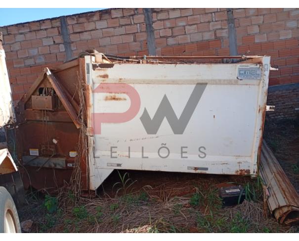 Foto de LOTE CONTENDO COMPACTADOR DE LIXO, MARCA CIMEL, CAMINHÃO ¾, ANO 2008, NO ESTADO EM QUE SE ENCONTRA.