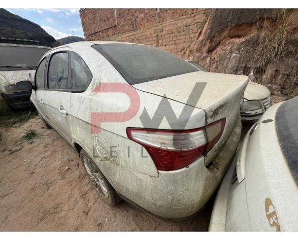 Foto de AUTOMOVEL FIAT/SIENA ESSENCE 1.6, ALCOOL/GASOLINA, BRANCA, 2014/2015, CHASSI: 9BD197163F3235485, RENAVAM: 01033945258, NO ESTADO EM QUE SE ENCONTRA.