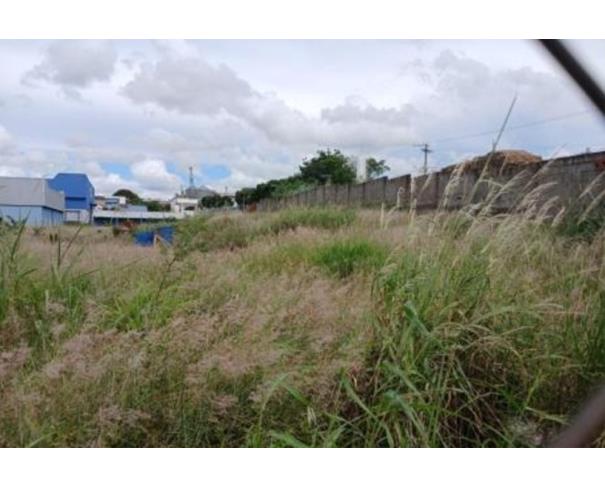 Foto de Lote nº 12, Quadra nº 06, situado na Rua Araxá, no loteamento denominado Distrito Industrial, Araxá/MG, com área de 1.642,00m², matriculado sob nº 19.533 no Registro de Imóveis de Araxá.