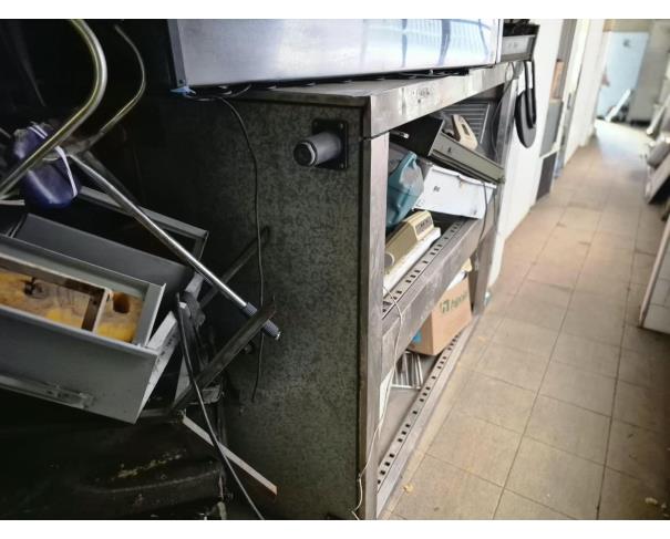Foto de LOTE COMPOSTO POR SUCATA DE: MATERIAL HOSPITALAR, MOBILIÁRIOS, ELETRODOMÉSTICOS, CÂMARA FRIA, NO ESTADO EM QUE SE ENCONTRAM.