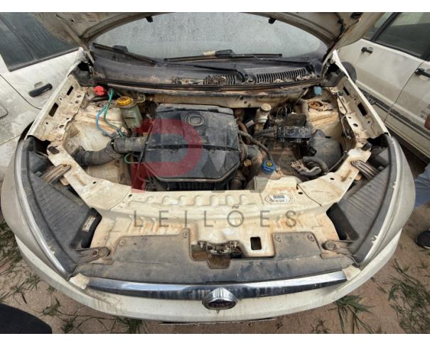 Foto de AUTOMOVEL FIAT/SIENA ESSENCE 1.6, ALCOOL/GASOLINA, BRANCA, 2014/2015, CHASSI: 9BD197163F3235485, RENAVAM: 01033945258, NO ESTADO EM QUE SE ENCONTRA.