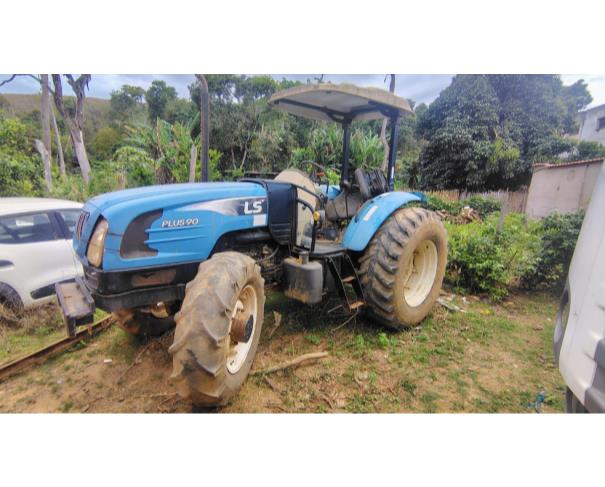 Foto de LOTE CONTENDO 01 TRATOR LS 90, Nº DE SERIE: 10900000129, NO ESTADO EM QUE SE ENCONTRA.