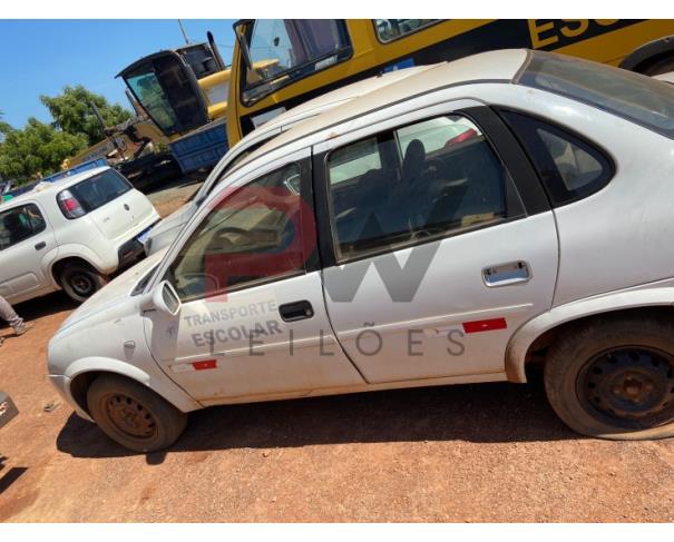 Foto de PAS/AUTOMOVEL CHEVROLET/CLASSIC LS, ALCOOL/GASOLINA, ANO/MOD 2012/2012, COR BRANCA, NO ESTADO EM QUE SE ENCONTRA.