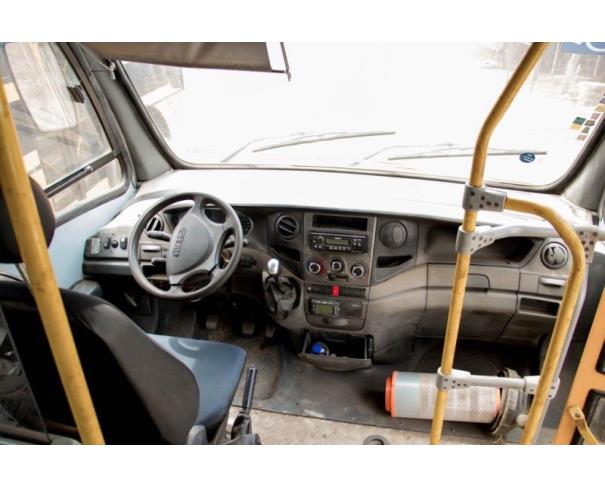 Foto de PAS/ONIBUS IVECO /CITYCLASS 70C17, DIESEL, 2013/2013, AMARELA, PLACA: OQM-8691, RENAVAM: 00565517333, CHASSI: 93ZL68C01D8452611, NO ESTADO EM QUE SE ENCONTRA.