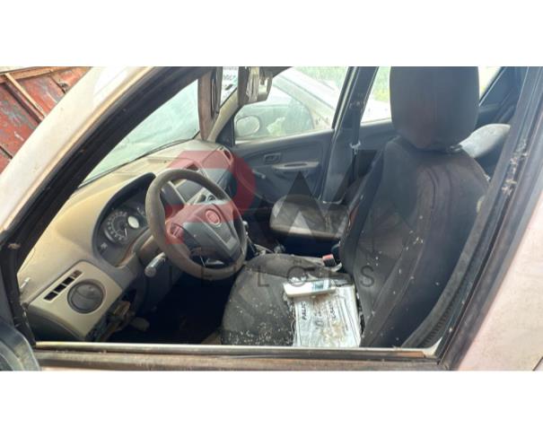 Foto de AUTOMOVEL FIAT/PALIO FIRE, ALCOOL/GASOLINA, BRANCA, 2014/2015, CHASSI: ...65065, NO ESTADO EM QUE SE ENCONTRA.