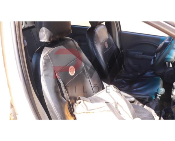 Foto de UNO ECONOMY 0,5L 088CV 1400  FAB FIAT COR BRANCA PLACA PUB-5510 ANO FAB/MOD 2014/2014 COMBUSTÍVEL FLEX CHASSI 9BD195173E0587308 RENAVAM 1009864073 , NO ESTADO EM QUE SE ENCONTRA.
