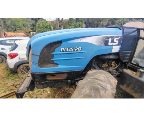 Foto de LOTE CONTENDO 01 TRATOR LS 90, Nº DE SERIE: 10900000129, NO ESTADO EM QUE SE ENCONTRA.