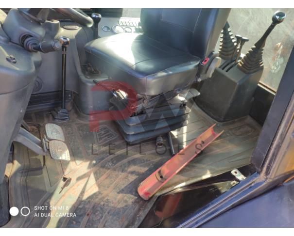 Foto de RETROESCAVADEIRA JCB 3C - CHASSI: 9B9214T14EBDT4892, ANO 2014/2014, PLACA FICTICIA: RET-3333, NO ESTADO EM QUE SE ENCONTRA.