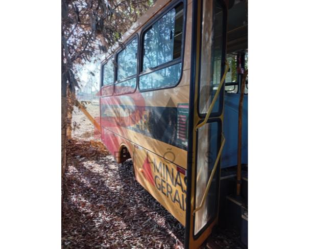 Foto de ONIBUS IVECO/WAYCLASS 70C17HDE, DIESEL, AMARELA, 2016/2016, CHASSI: ...68891, NO ESTADO EM QUE SE ENCONTRA.
