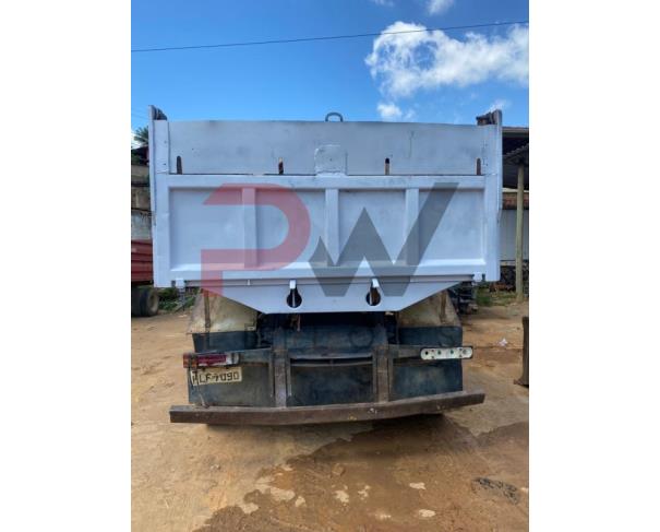 Foto de CARGA CAMINHAO, M. BENZ/L 1318, BRANCA, DIESEL, 2011/2011, PLACA HLF-7090, CHASSI: 9BM694000BB780219, RENAVAM: 00349414262, NO ESTADO EM QUE SE ENCONTRA. 
